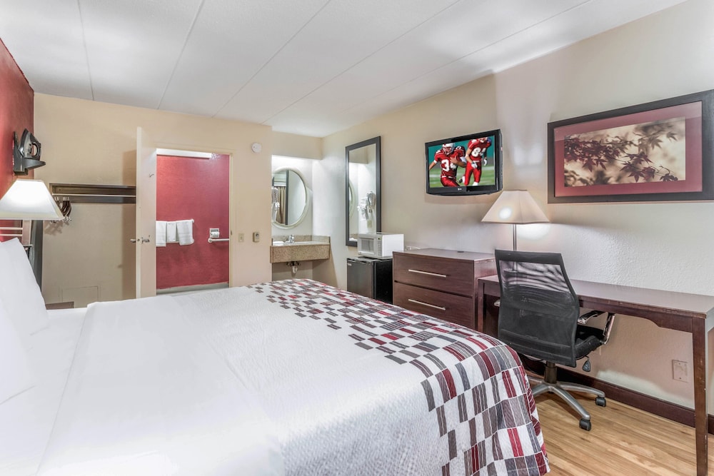 Red Roof Inn Columbia MO - photo 6