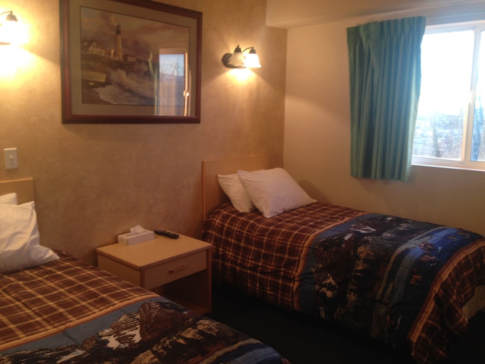 Windbreak Hotel - photo 34