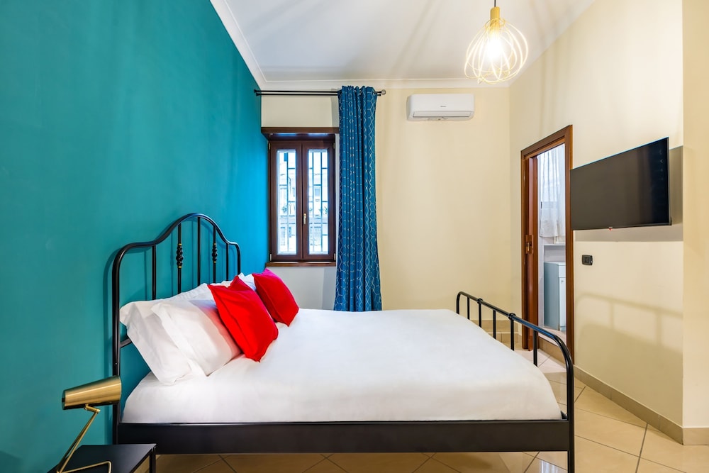 Toledo Bright Apartment by Wonderful Italy — 4-Star Luxury Hotel in Naples, Italy