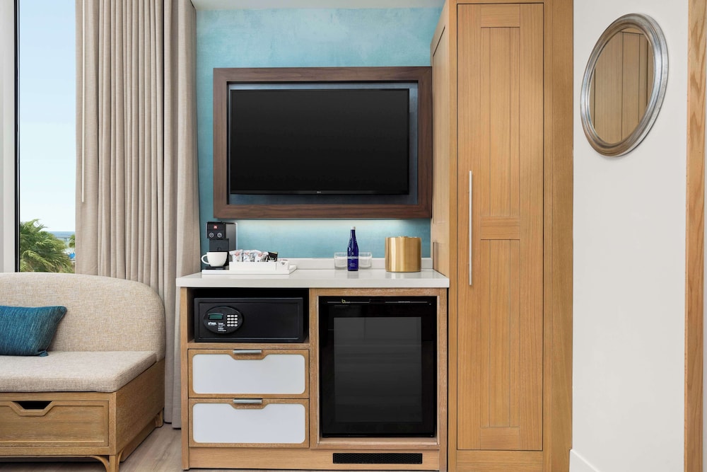The Hiatus Clearwater Beach Curio Collection By Hilton - photo 18