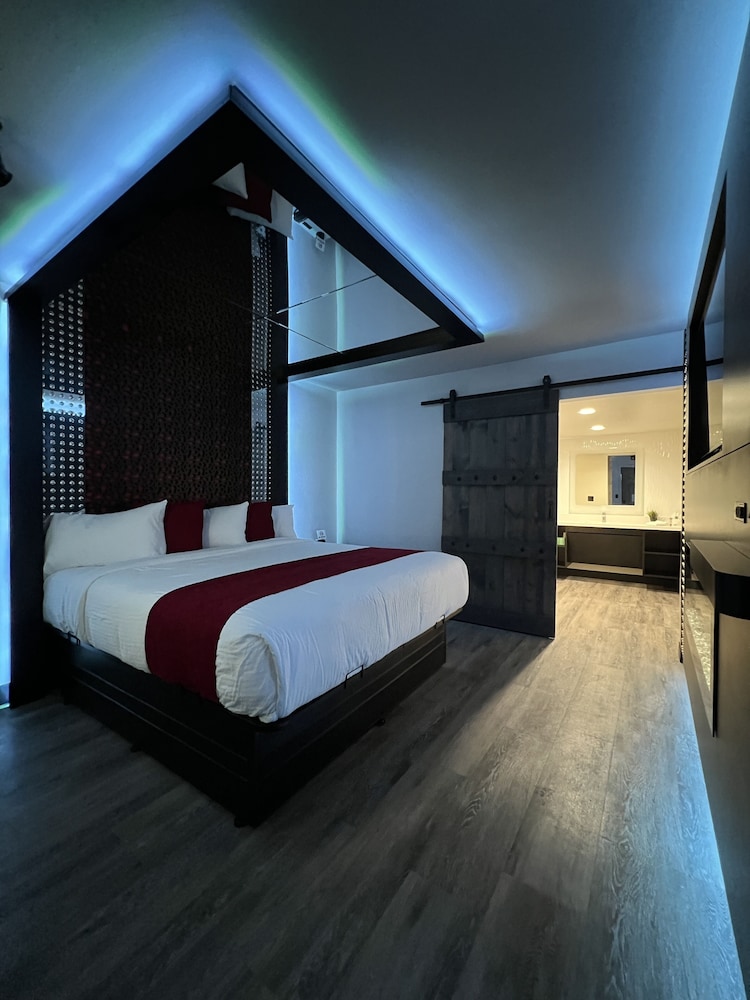 Imperial Suites Adults Only - photo 5