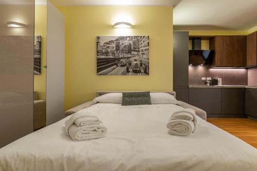 Xenia Apartments Elegant studio 10 min from Linate — 4-Star Luxury Hotel in Milan, Italy