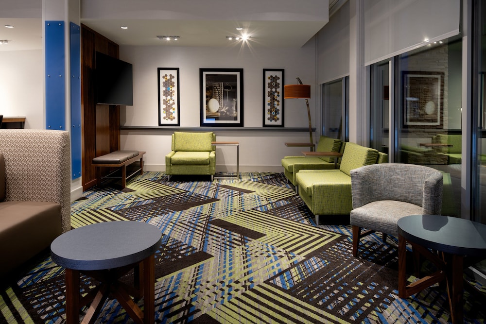 Holiday Inn Express & Suites Bullhead City by IHG - photo 53