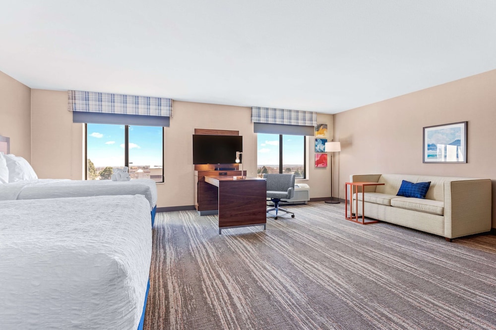 Hampton Inn & Suites Greeley - photo 13