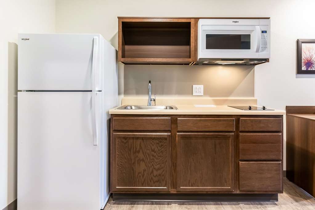 WoodSpring Suites Indianapolis Castleton - photo 16