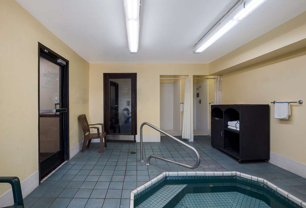 Quality Inn & Suites Medford Airport - photo 23
