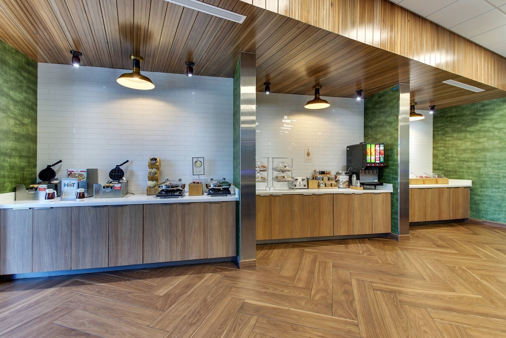 Fairfield Inn & Suites by Marriott Houston Brookhollow - photo 17