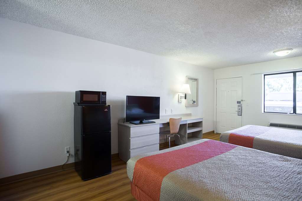 Motel 6 Kingman AZ Route 66 West - photo 16
