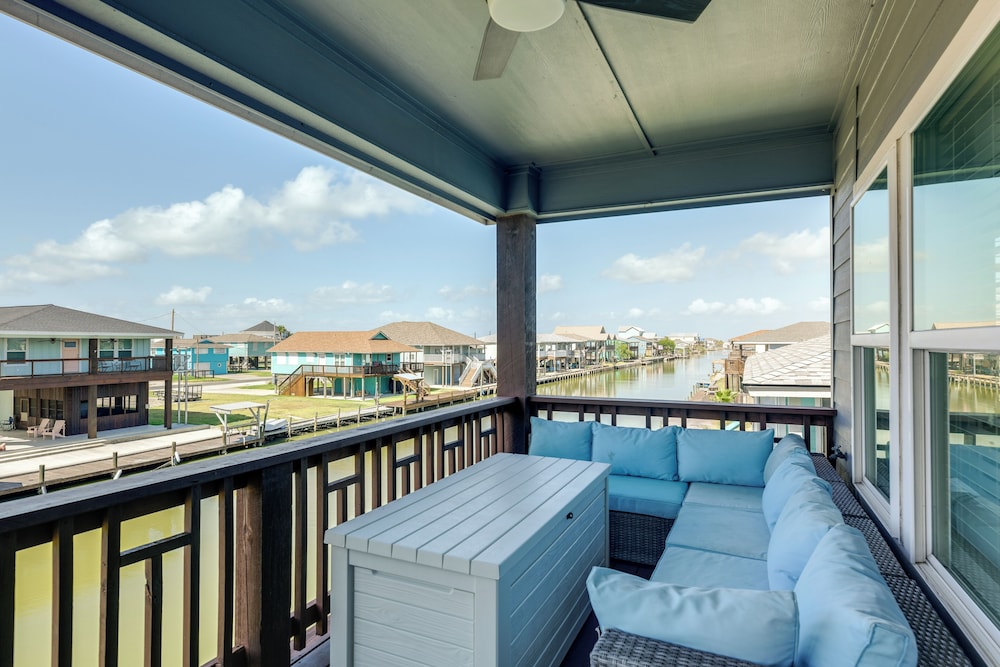 Resort Perks Waterfront Rockport Home - photo 9