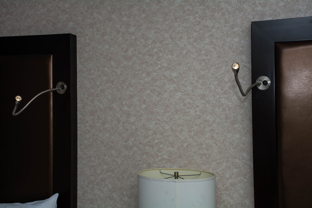 Atlantic Inn & Suites - photo 21