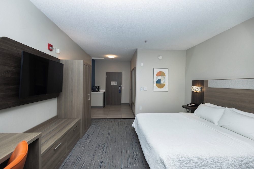 Holiday Inn Express Hotel and Suites Marysville by IHG - photo 36