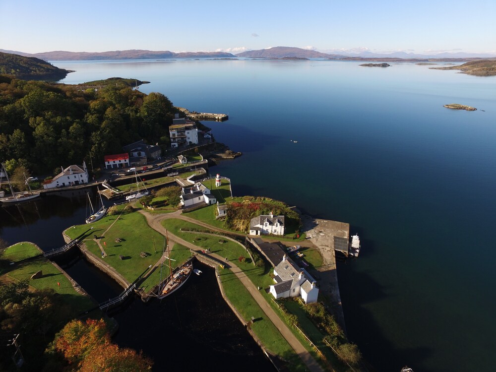 Crinan Hotel — hotel in Lochgilphead