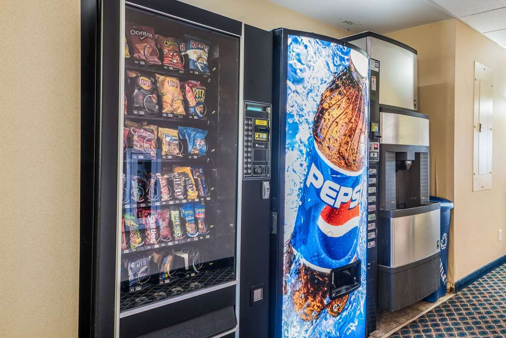 Quality Inn & Suites Eldridge Davenport North - photo 42
