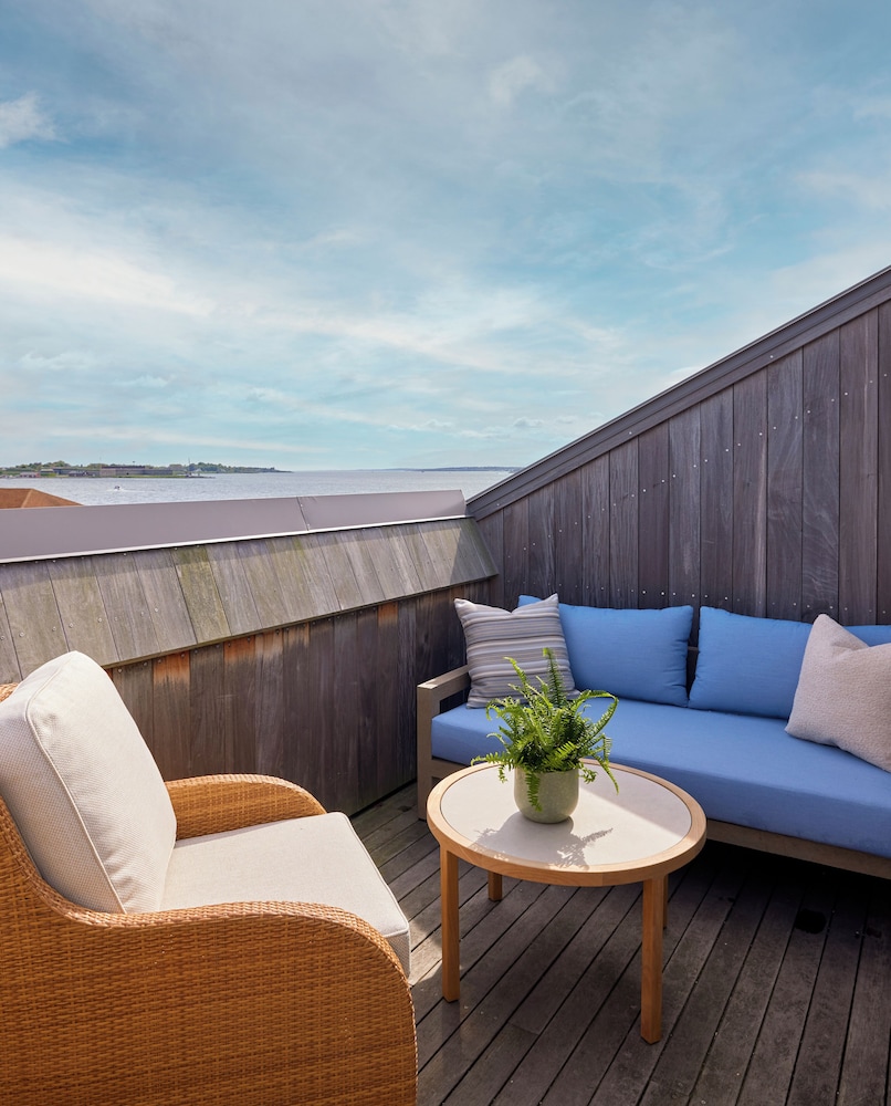 Newport Harbor Island Resort - photo 21