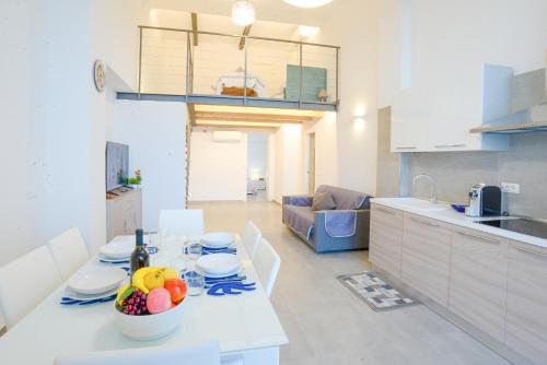 Sopra Le Onde Vadoalmare Immobiliare — 4-Star Luxury Hotel in Vado Ligure, Italy