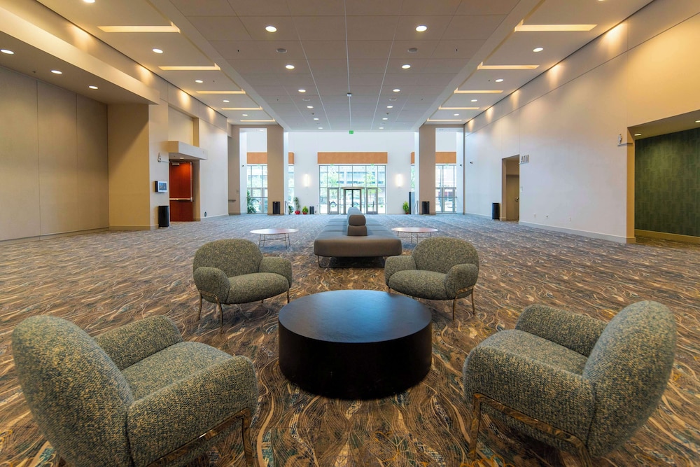 Doubletree by Hilton Cedar Rapids Convention Complex - photo 38