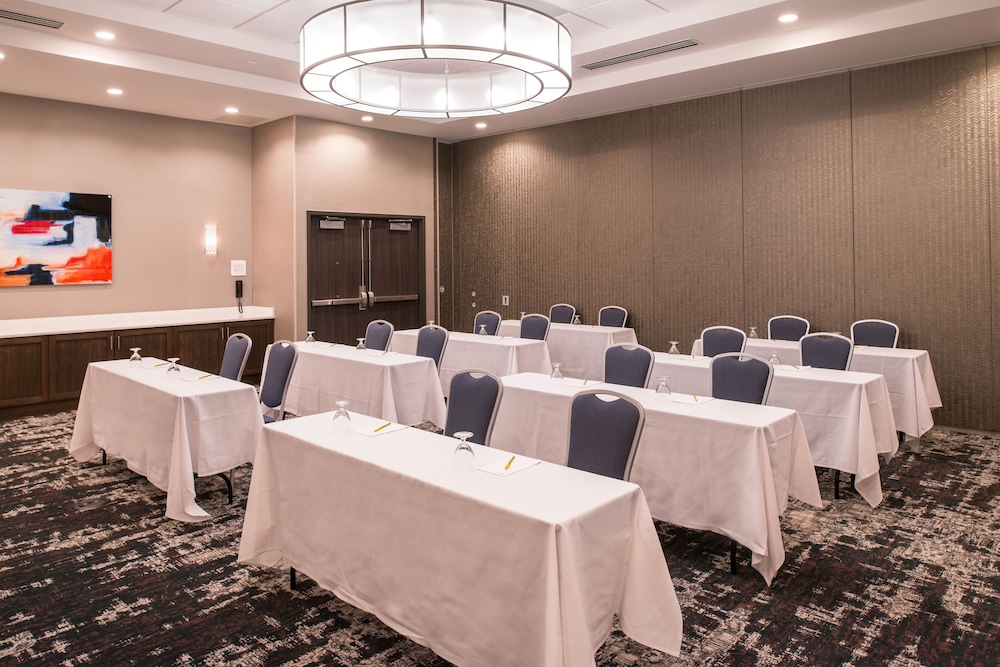 Hilton Garden Inn Little Rock Downtown - photo 32