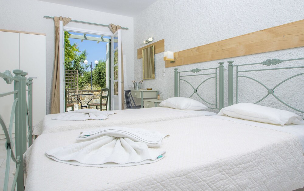 Syros Inn — Ano Syros — photo 3