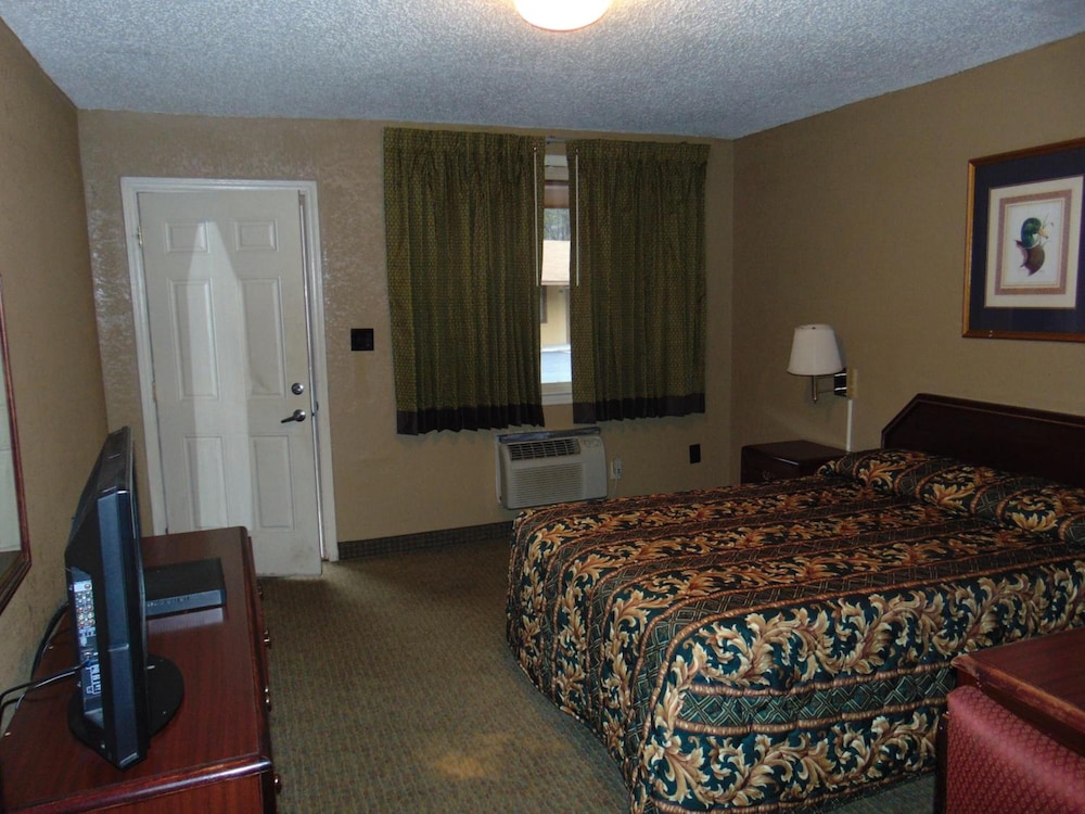 Westbrook Motel - photo 25