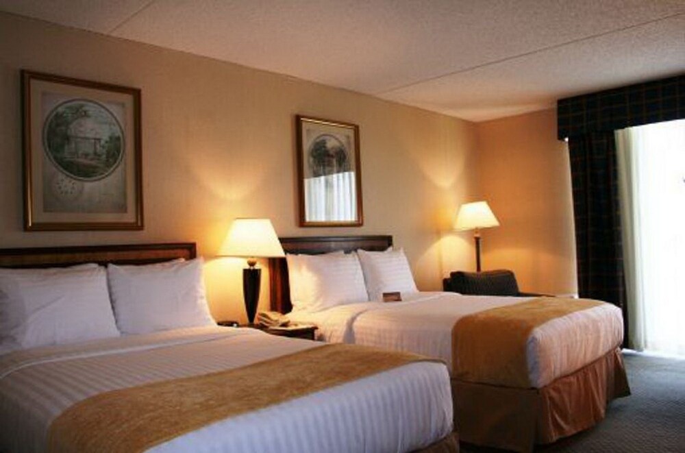 Holiday Inn Somerset - photo 4