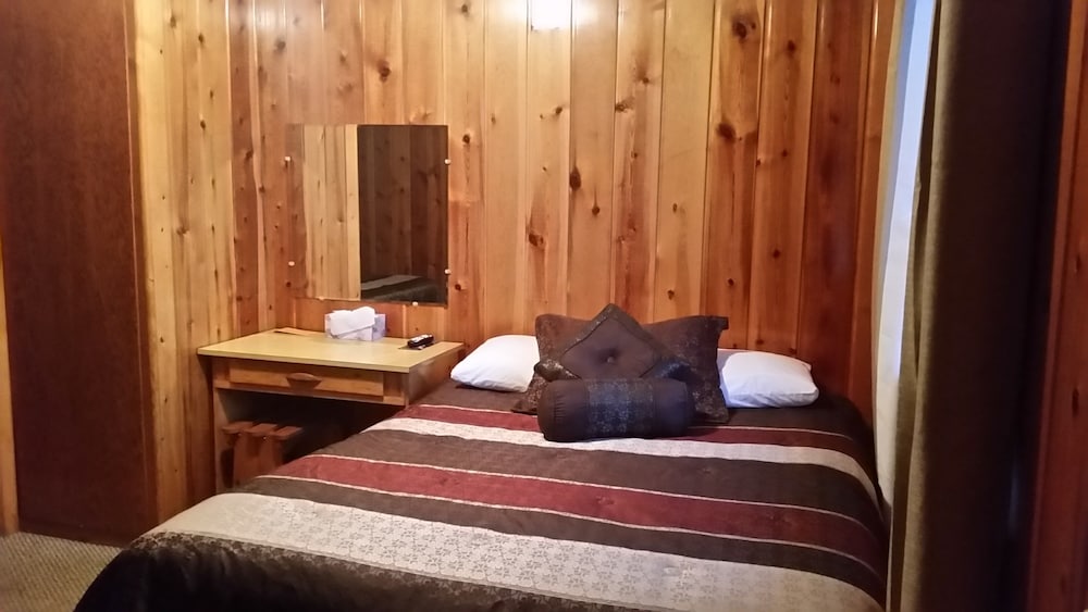 Mystic Valley Inn - photo 18
