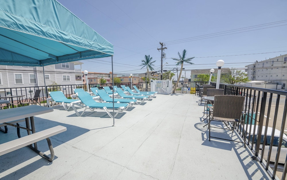 Surf Comber Motel - photo 16