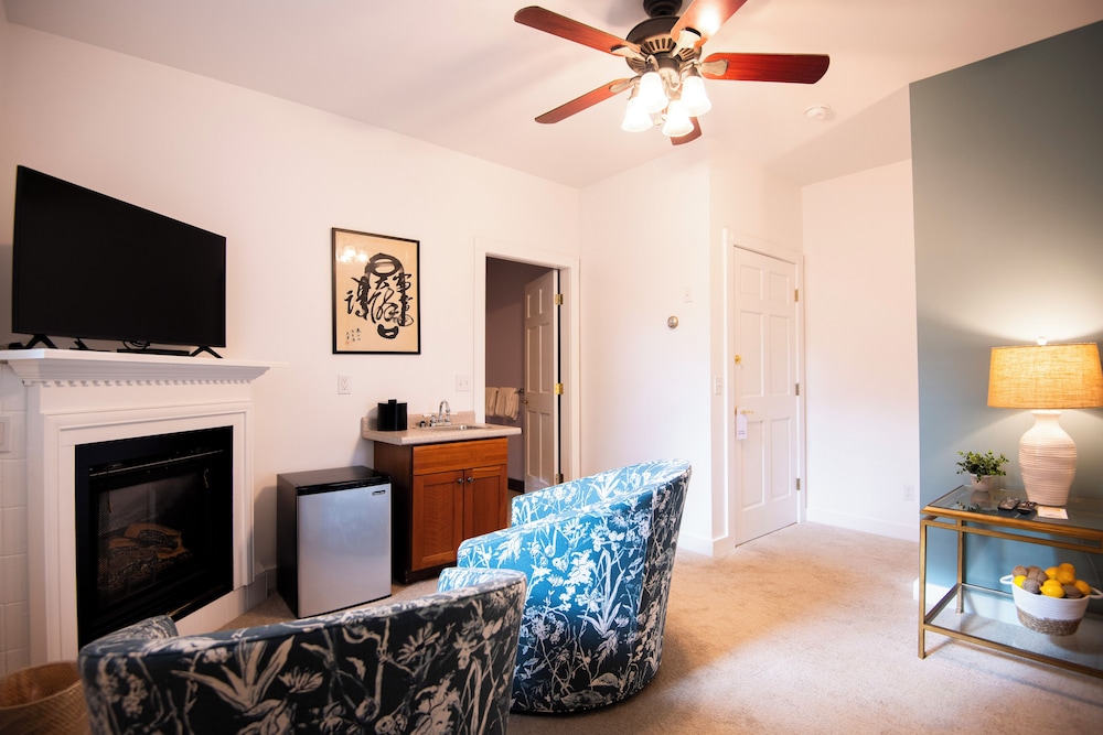 Sand Bar Cottage Inn - photo 26