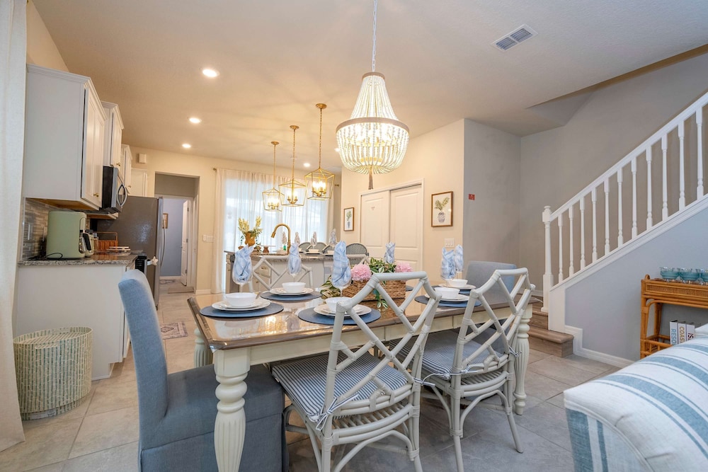 Amazing 5 Suite Home With Resort style Amenities - photo 11