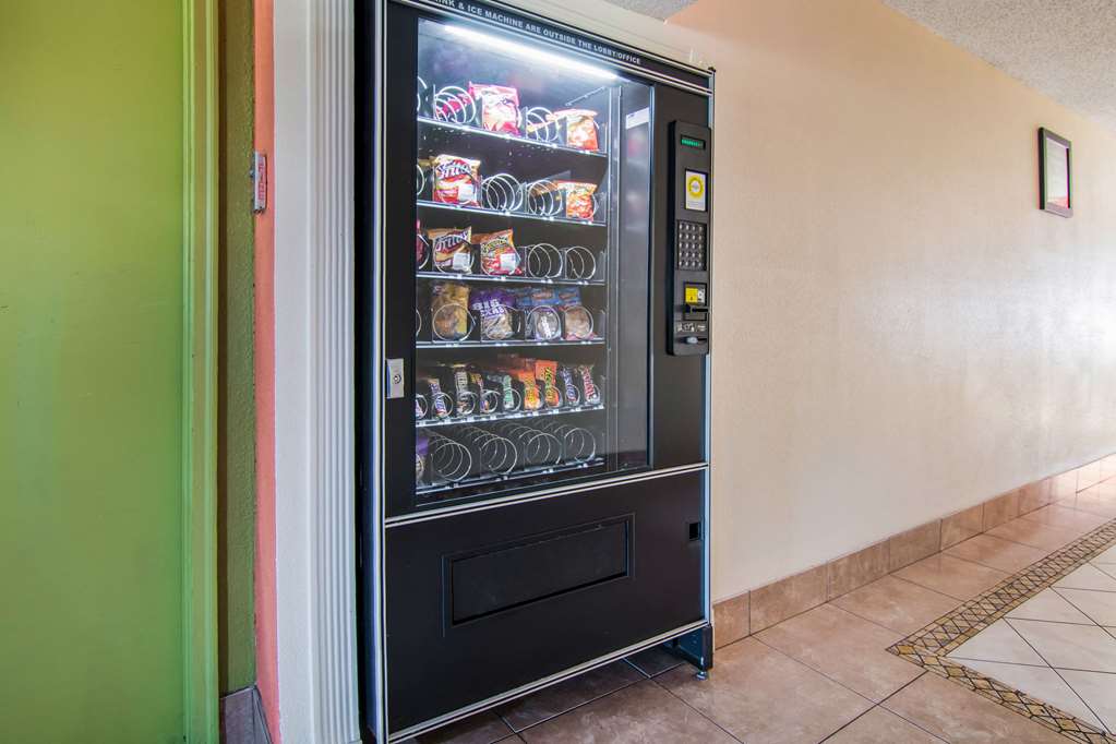 Econo Lodge Atlanta Airport East - photo 33