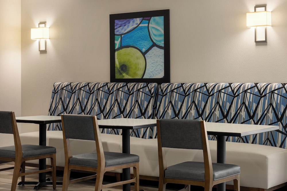 Holiday Inn Express & Suites Colorado Springs Central by IHG - photo 66