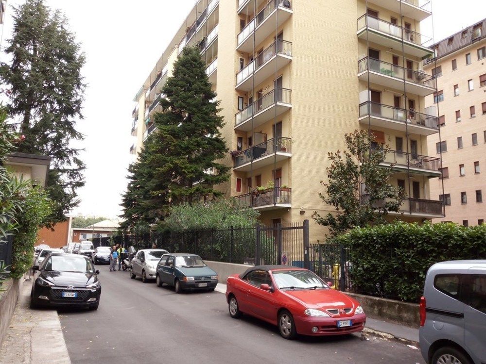 Cozy Apartment San Siro Fiera — 4-Star Luxury Hotel in Milan, Italy