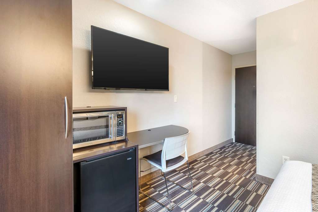 Microtel Inn & Suites by Wyndham Brooksville - photo 20