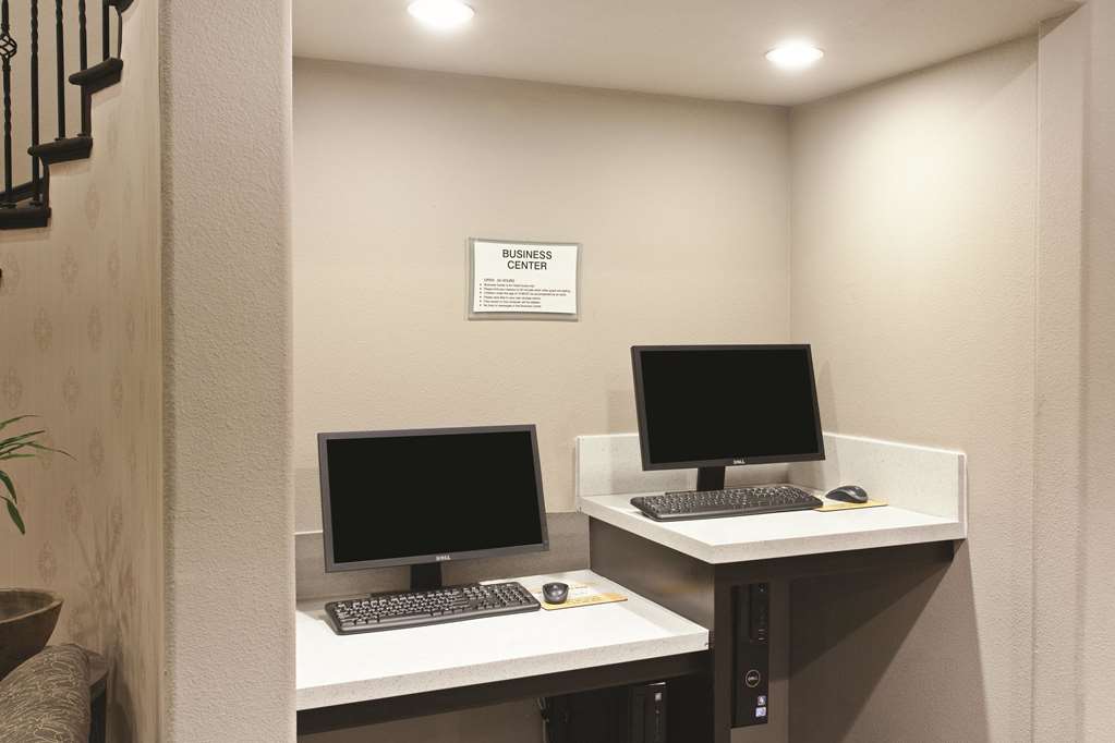 La Quinta Inn & Suites by Wyndham Los Banos - photo 25