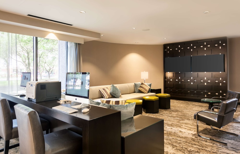 DoubleTree by Hilton Hotel & Suites Houston by the Galleria - photo 59