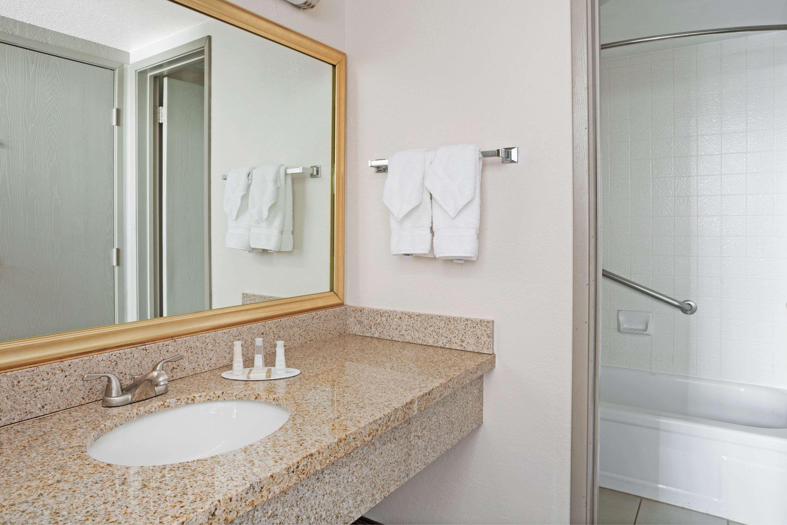 Baymont by Wyndham Reno - photo 17
