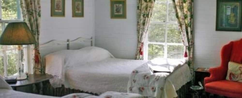 Edgeworth Inn - photo 14