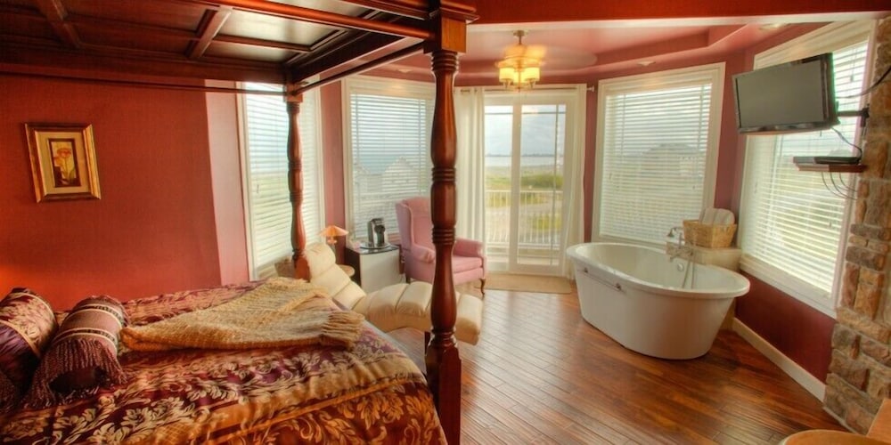 The Collins Inn and Seaside Cottages - photo 32