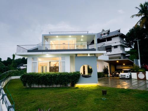 Rosy Villa Riverside Stay with Pool & View — 4-Star Luxury Hotel in Alwaye, India