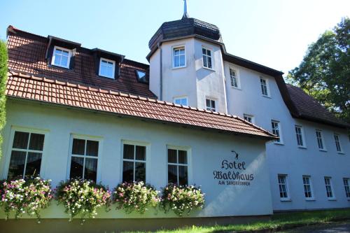 Hotel Waldhaus - carbon neutral hotel in Roemhild