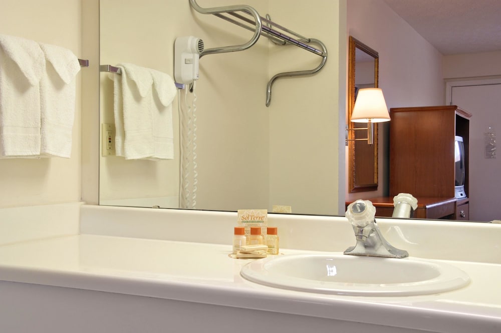 Days Inn by Wyndham Plainfield - photo 18