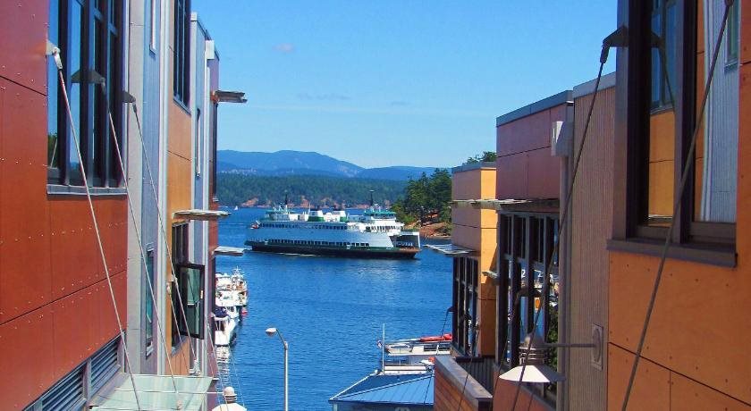 Island Inn at 123 West - carbon neutral hotel in Friday Harbor