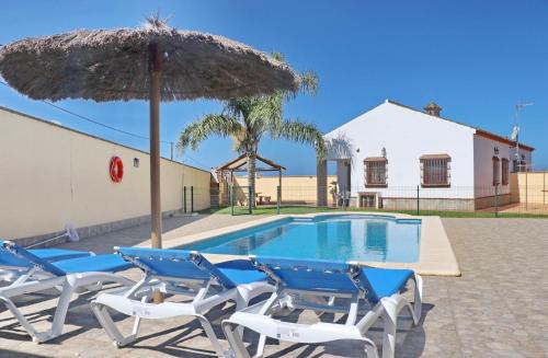 Chalet Vigía 114 — 4-Star Luxury Hotel in Conil De La Frontera, Spain