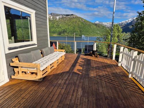 Senja 4 Summit - carbon neutral hotel in Unknown City