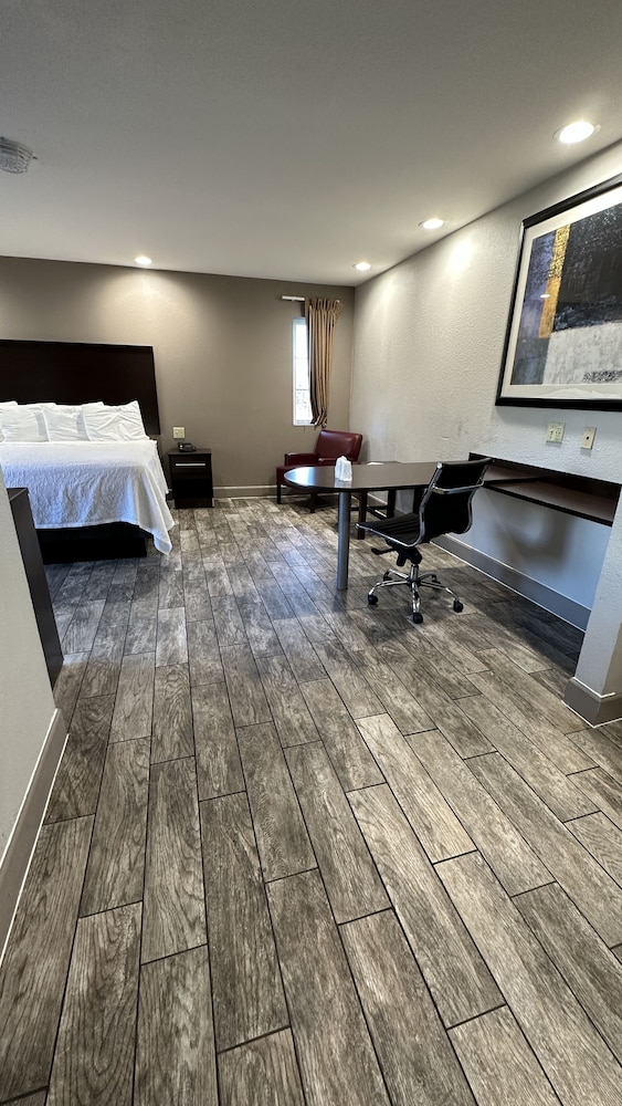 Red Roof Inn Hayward - photo 3