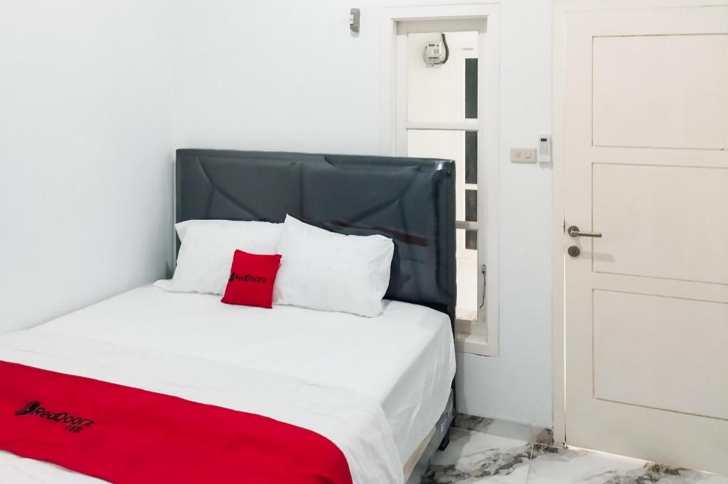 Reddoorz At Jalan Terusan Ryacudu Near Exit Tol Kotabaru Lampung — Kedaton