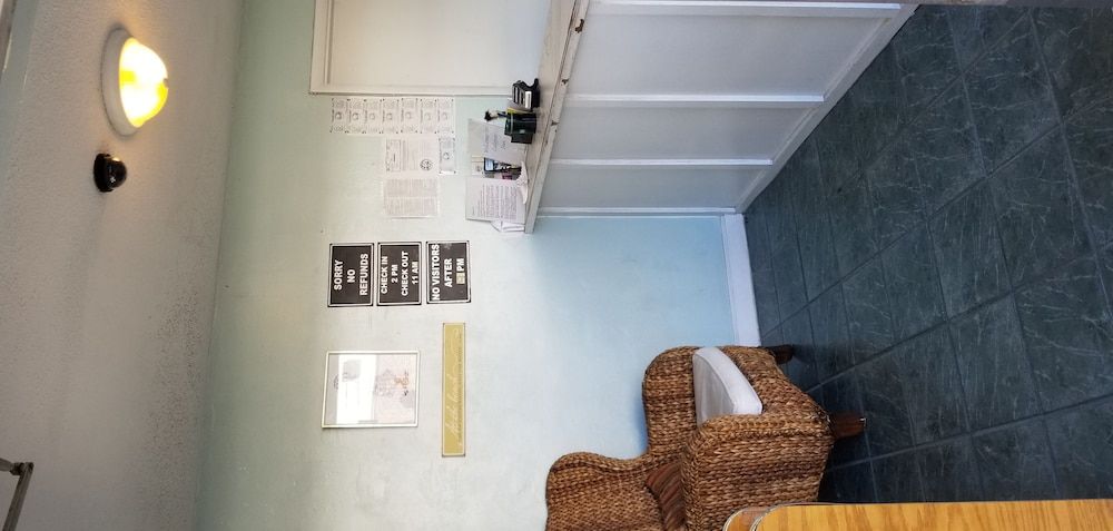 Calypso Motor Inn - photo 12
