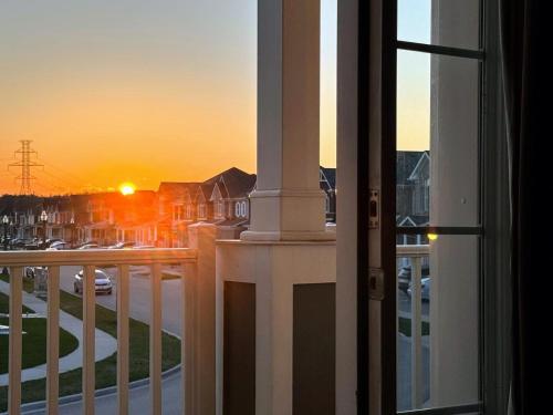 4BR 2 king 3 Queen 6 beds in total 3 GBPS Wi Fi in Kitchener, Canada