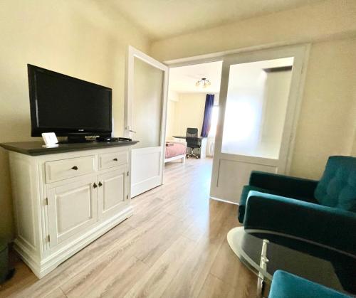 Cozy Central One Bedroom — 4-Star Luxury Hotel in Cluj-Napoca, Romania