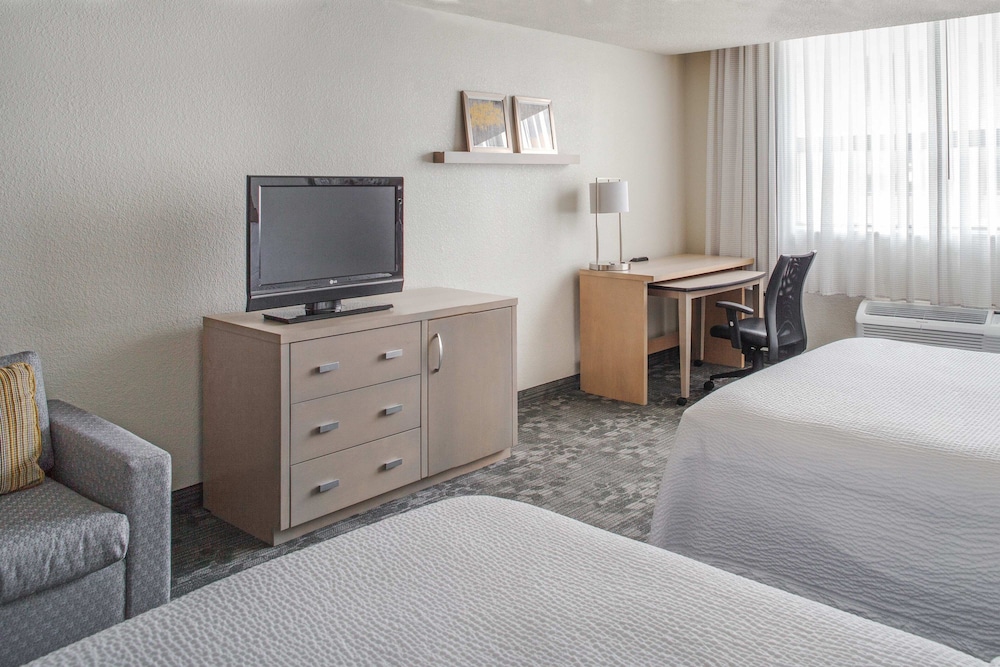 Courtyard by Marriott Columbus Downtown - photo 9