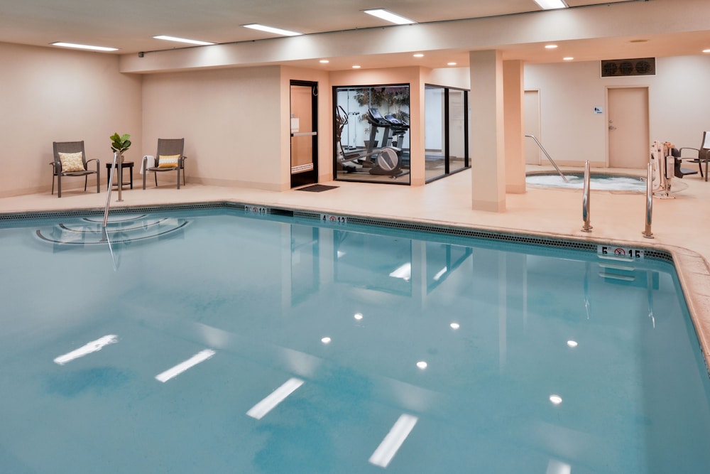 Courtyard by Marriott Chino Hills - photo 16